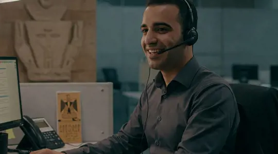 البائعون في مركز الاتصال.jpg